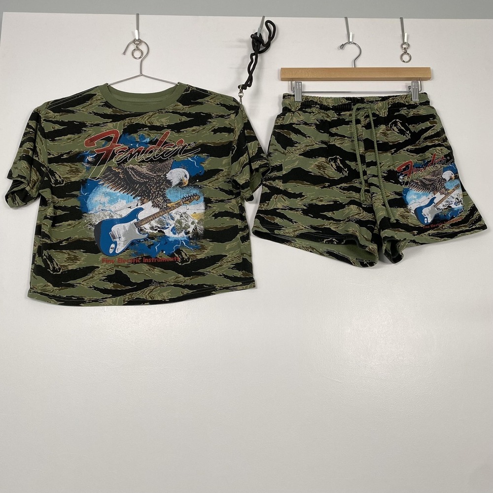 Fender Outfit Set Womens Small 4/6 Green Camo Eagle Guitar TShirt Shorts Fleece